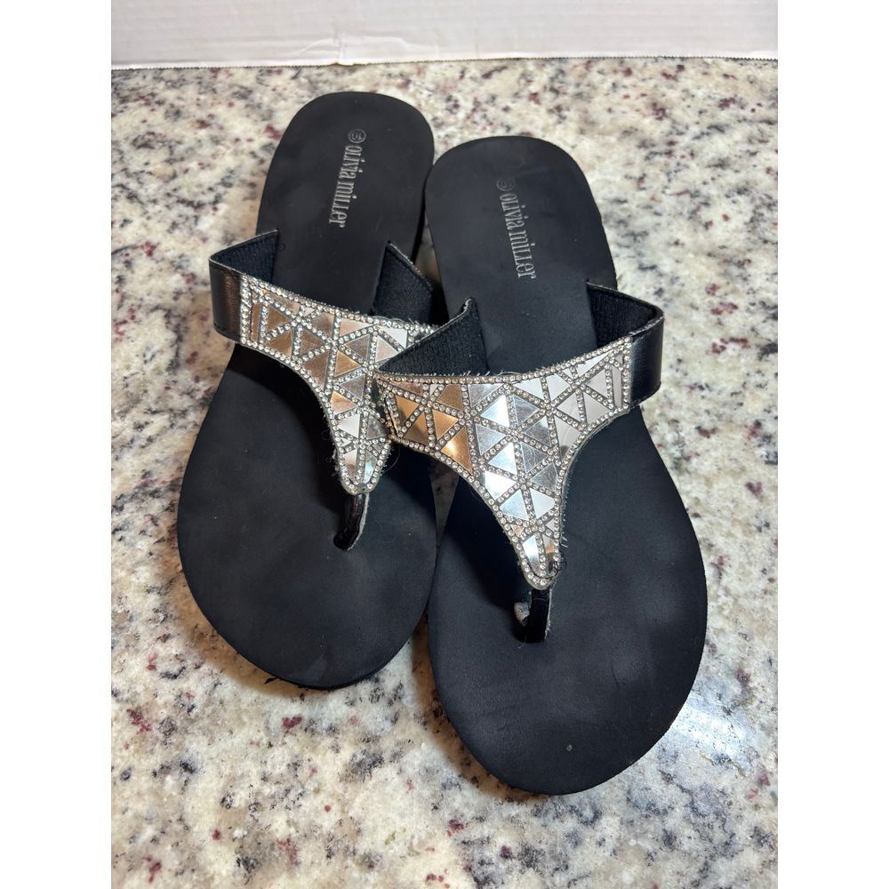 Olivia Miller Black Flip Flops Sandals with Silver Rhinestone Geometric Design‎